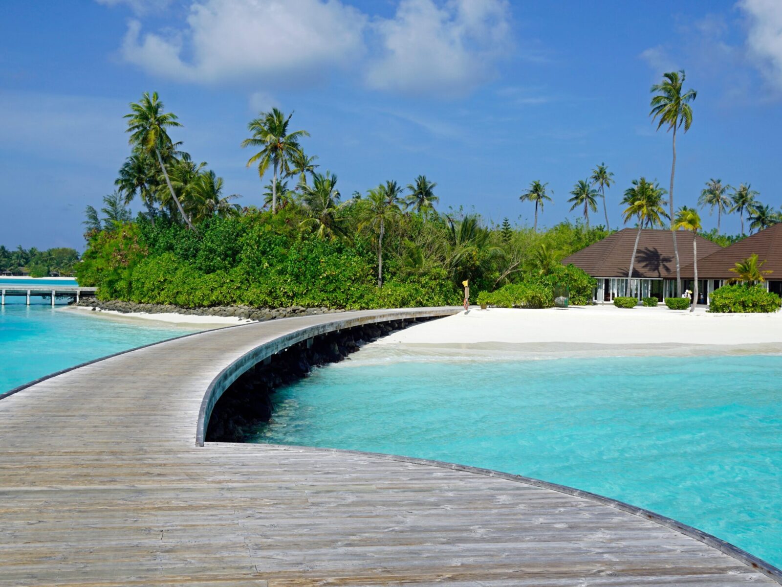 Scenic,Pier,View,On,A,Maldive,Island
