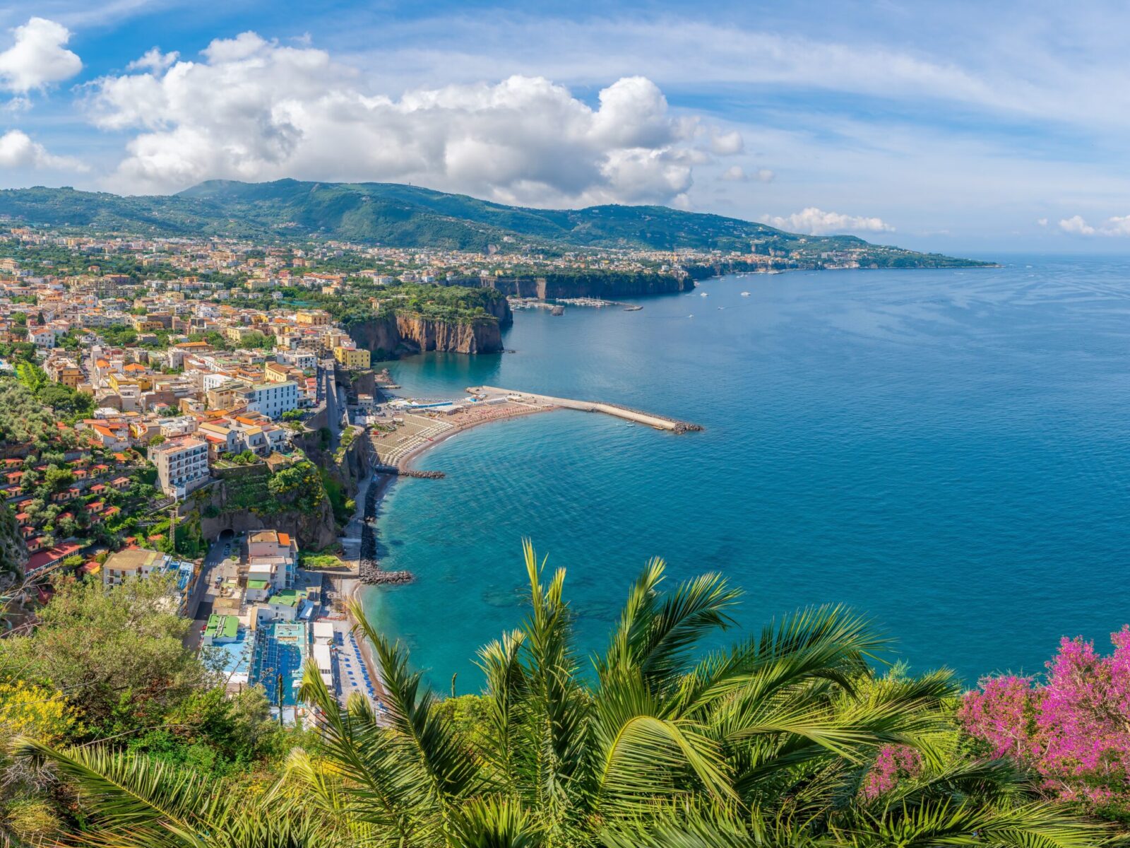 Overlook,The,Idyllic,Sorrento,Coastline,,With,Sweeping,Views,Of,Azure